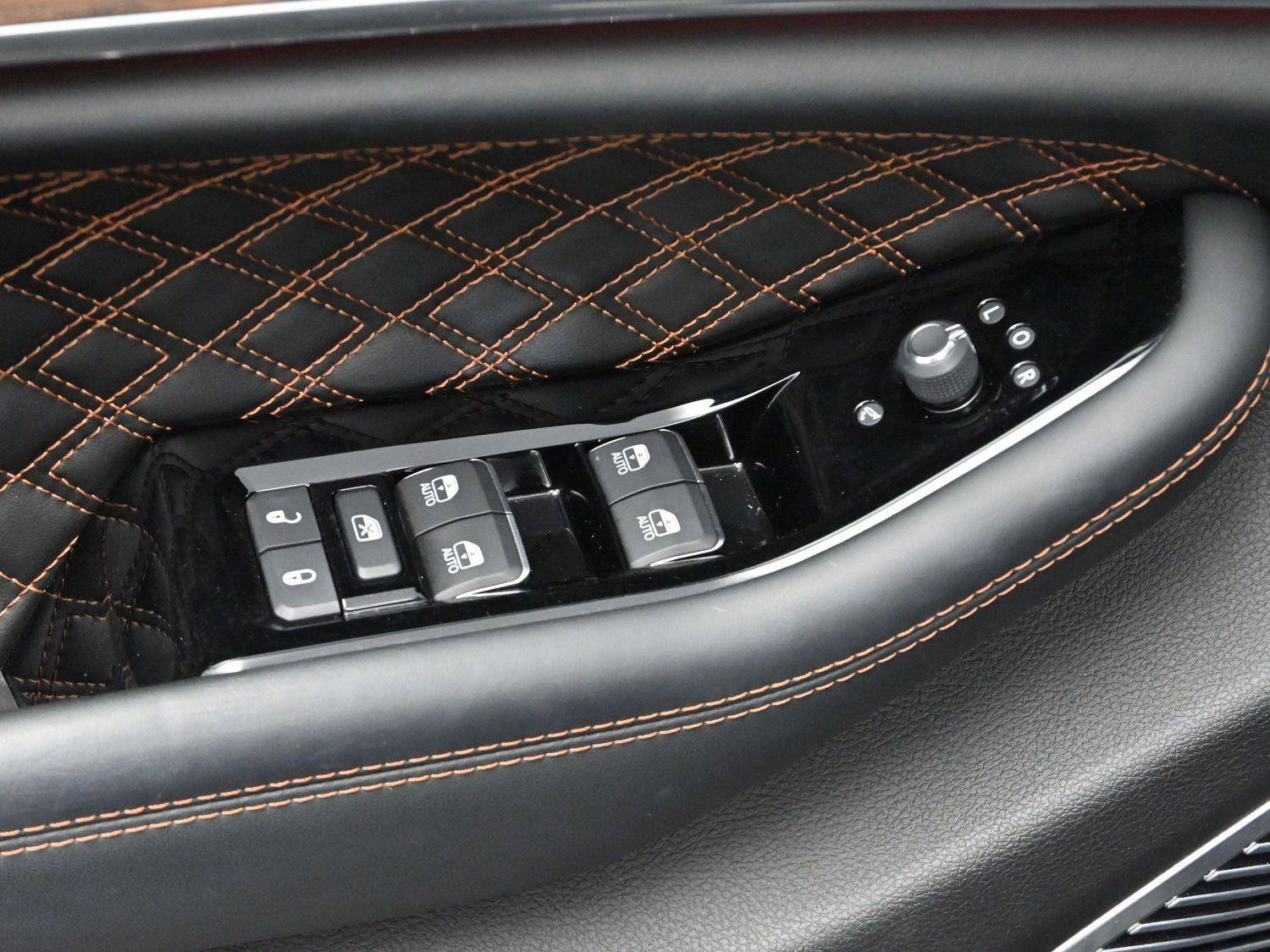 Used 2023 Jeep Grand Cherokee Summit w/ Adv Protech Group IV AWD/4WD image 14