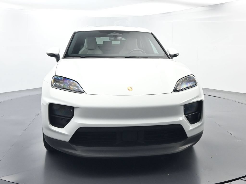 Certified 2025 Porsche Macan Electric RWD image 18