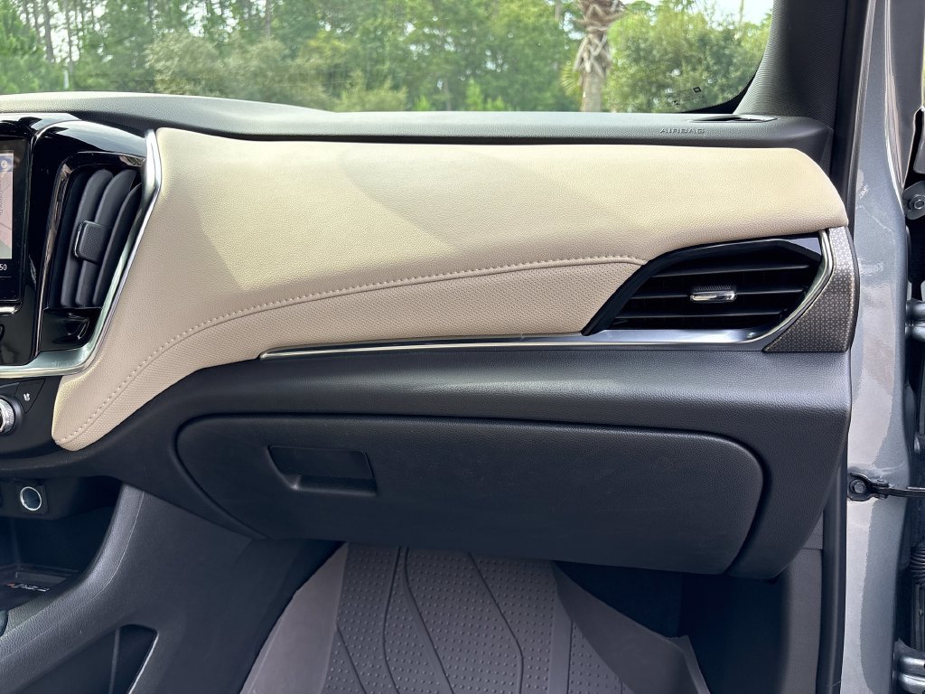 Used 2023 Chevrolet Traverse Premier FWD image 35