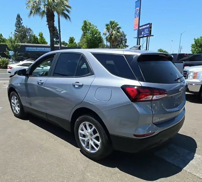 Used 2023 Chevrolet Equinox LS w/ LS Convenience Package AWD/4WD image 27