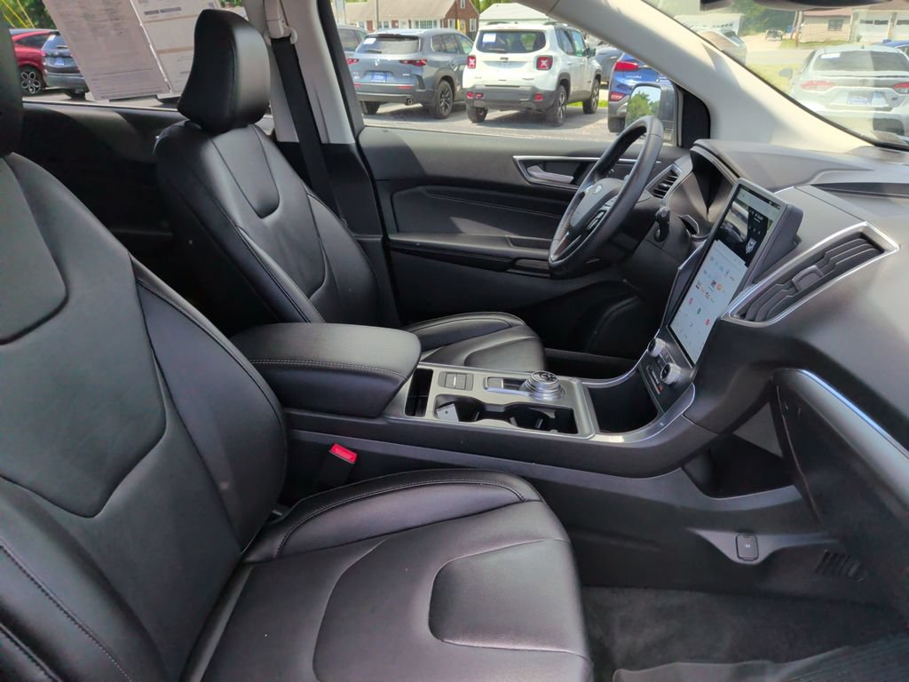 Certified 2022 Ford Edge Titanium AWD/4WD image 16