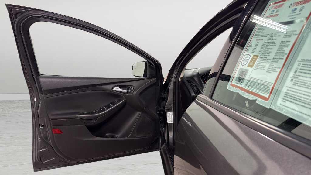 Used 2018 Ford Focus SEL image 14