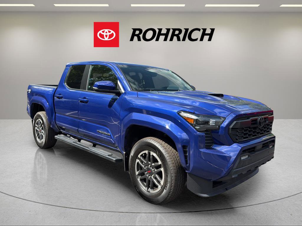 Used 2024 Toyota Tacoma TRD Sport w/ TRD Sport Upgrade Package AWD/4WD image 4