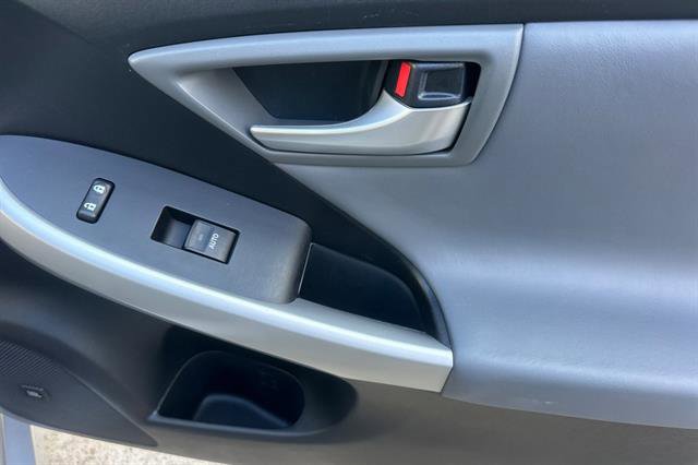 Used 2014 Toyota Prius Four image 18