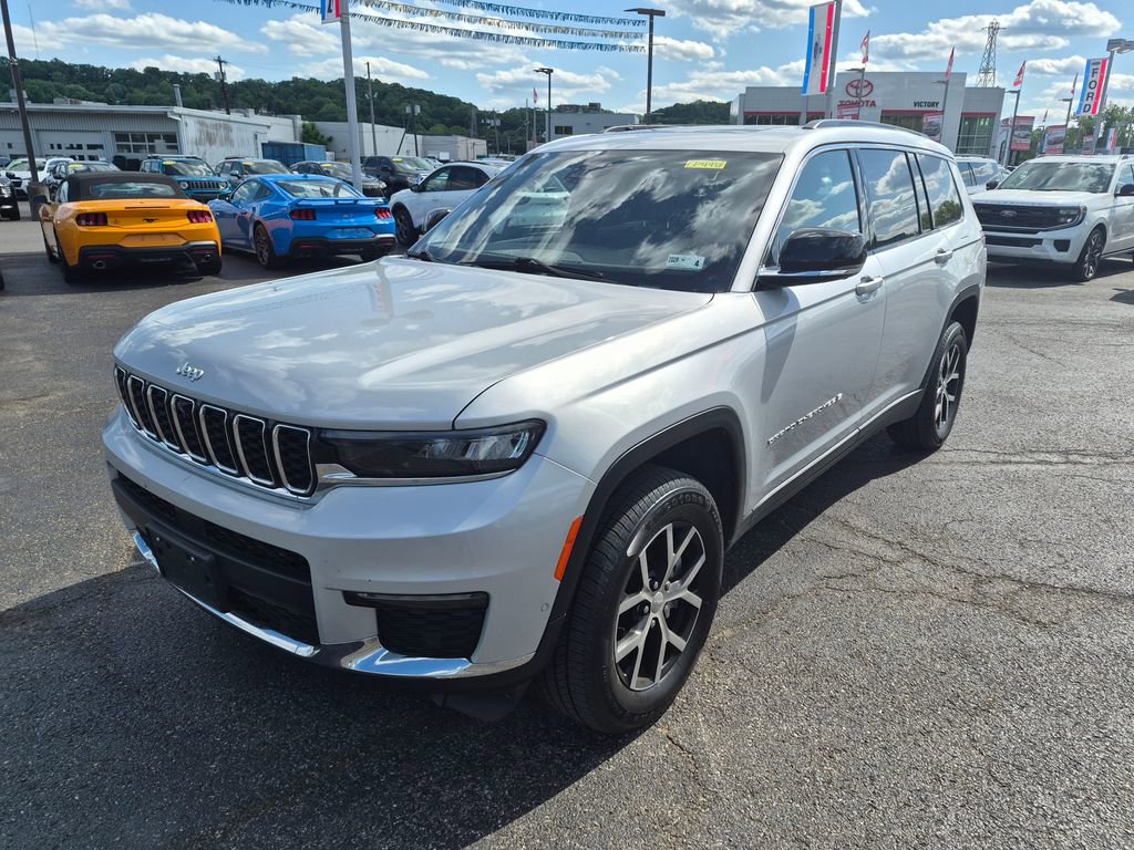 Used 2024 Jeep Grand Cherokee L Limited w/ Luxury Tech Group II AWD/4WD image 11