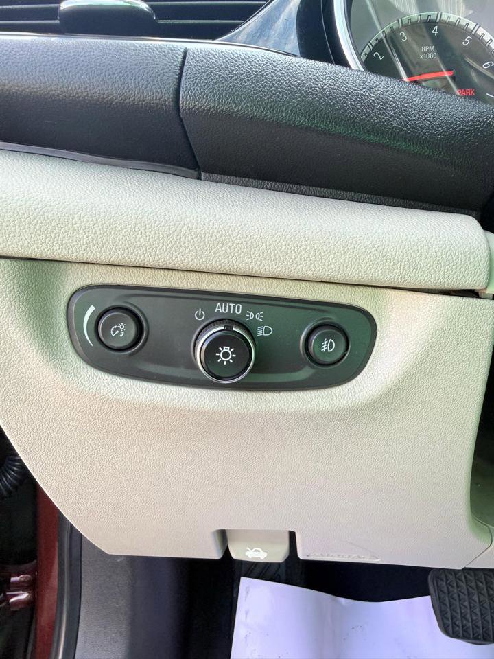 Used 2018 Buick Regal Essence w/ Driver Confidence Package #1 image 15