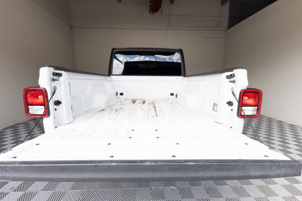Used 2023 Jeep Gladiator Mojave w/ Cold Weather Group AWD/4WD image 15