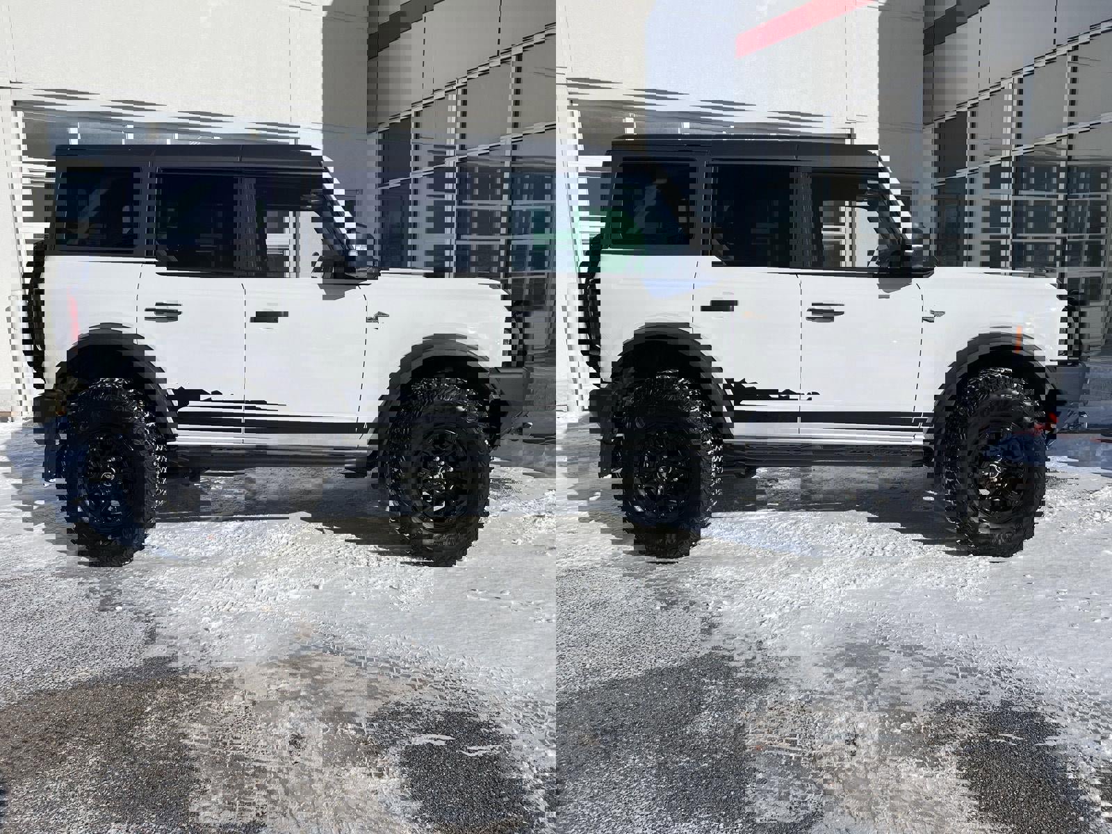 Used 2023 Ford Bronco Wildtrak image 18