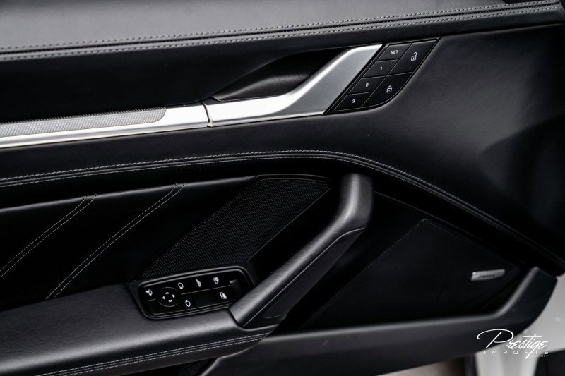 Used 2025 Porsche 911 Turbo image 23