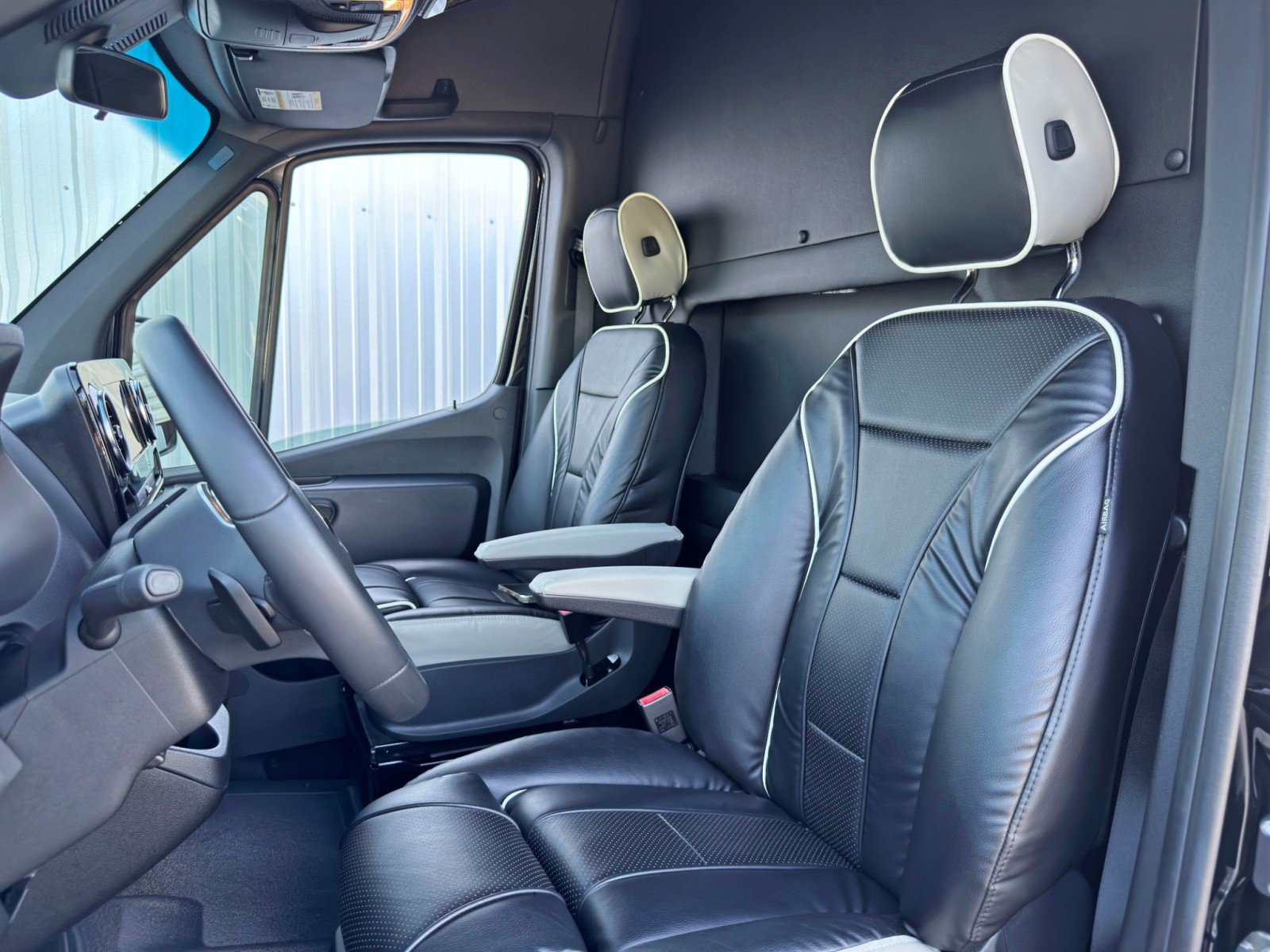 Used 2023 Mercedes-Benz Sprinter 3500 image 41