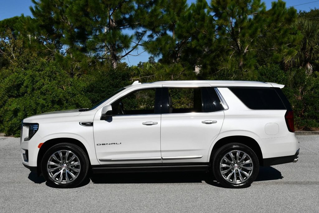 Used 2021 GMC Yukon Denali w/ Denali Premium Package RWD image 3