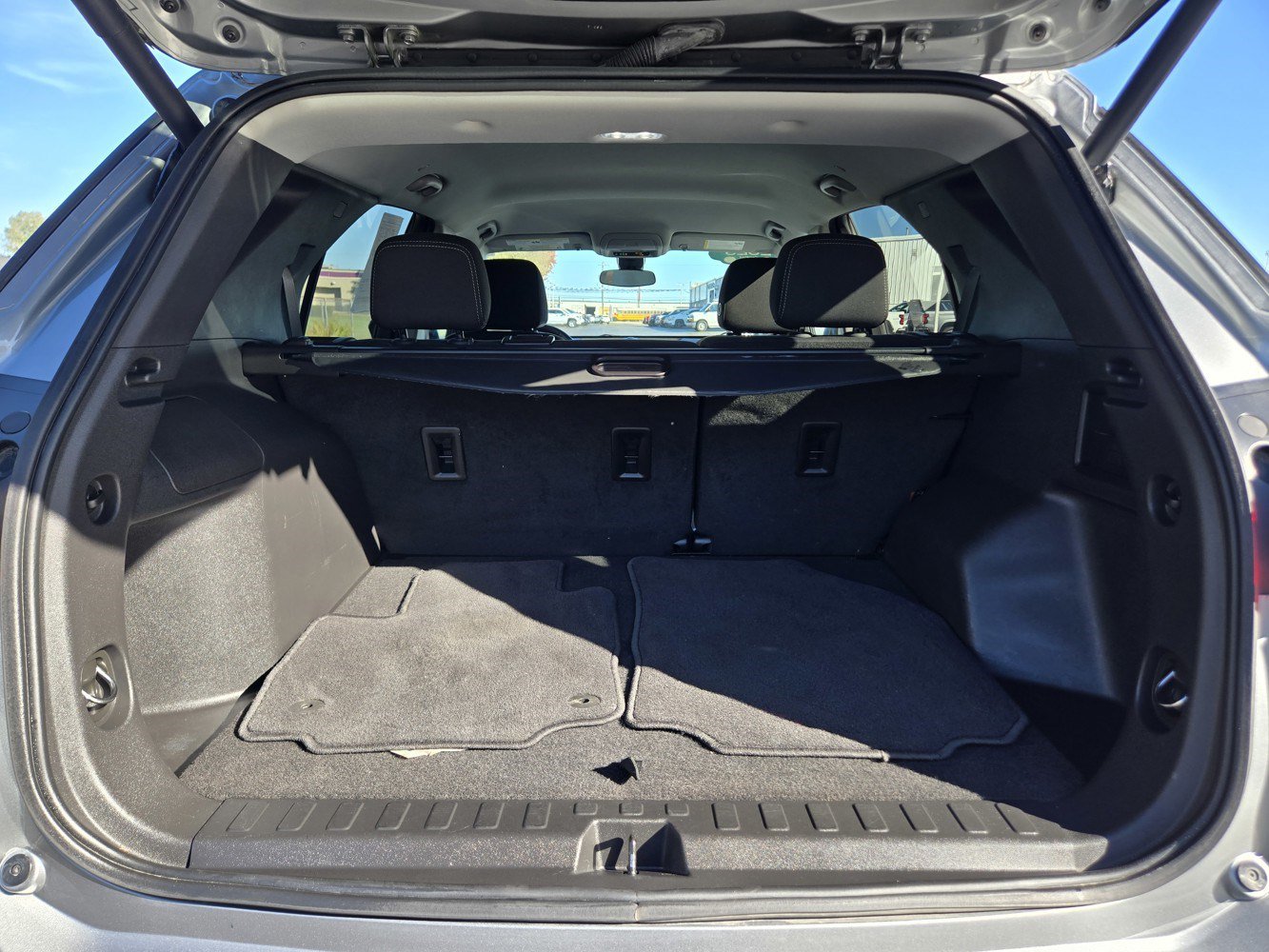 Used 2023 Chevrolet Equinox LT w/ Driver Convenience Package AWD/4WD image 29