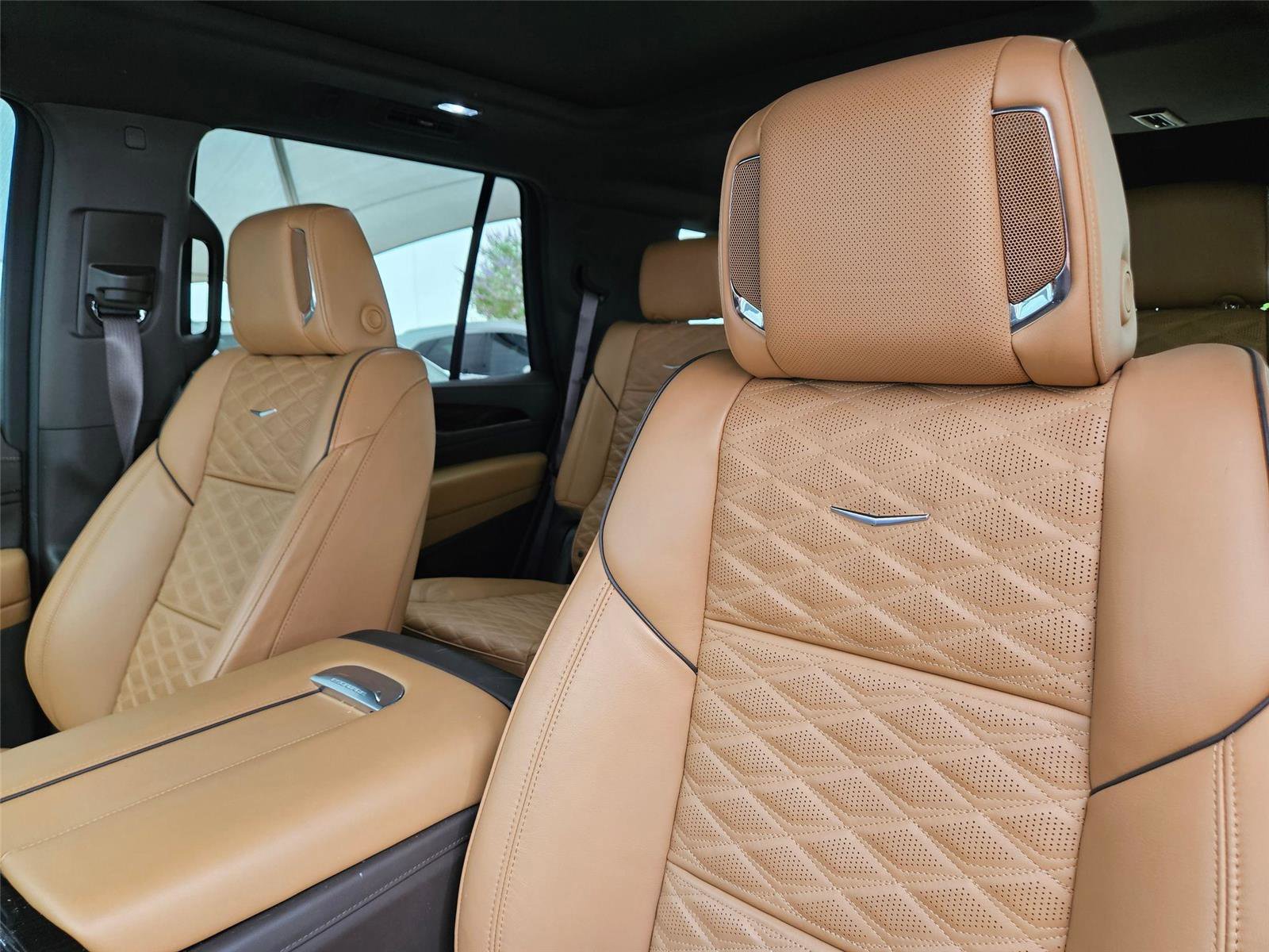 Used 2024 Cadillac Escalade Sport w/ LPO, ONYX Package AWD/4WD image 13