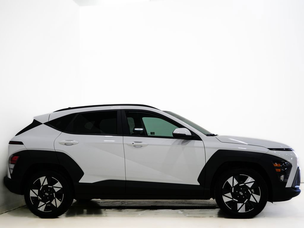Used 2025 Hyundai Kona SEL image 4