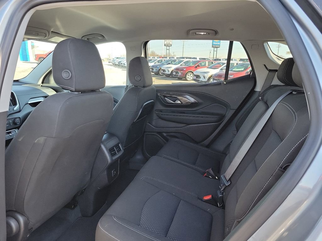 Used 2024 GMC Terrain SLE image 9
