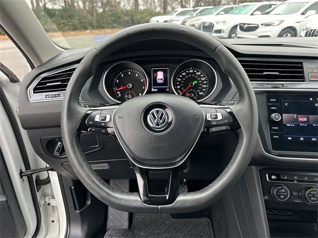 Used 2020 Volkswagen Tiguan SE R-Line image 17