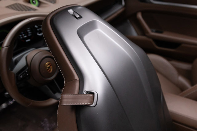 Used 2024 Porsche 911 Targa 4S image 11