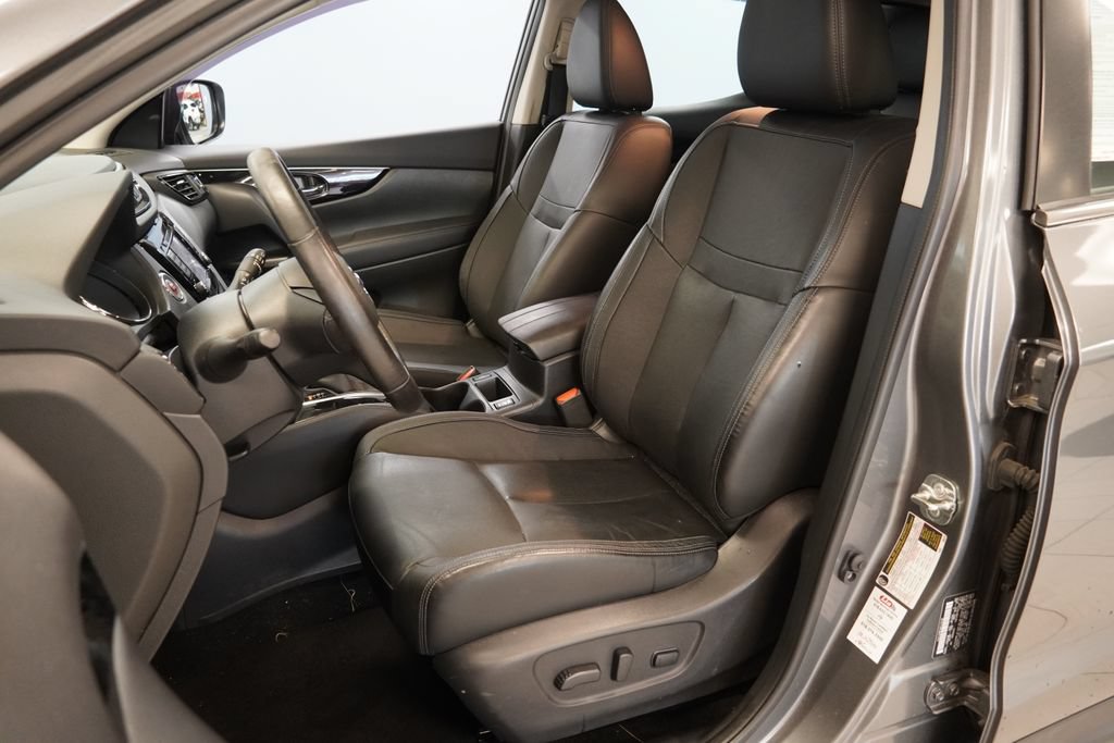Used 2019 Nissan Rogue Sport SL w/ Premium Package AWD/4WD image 3