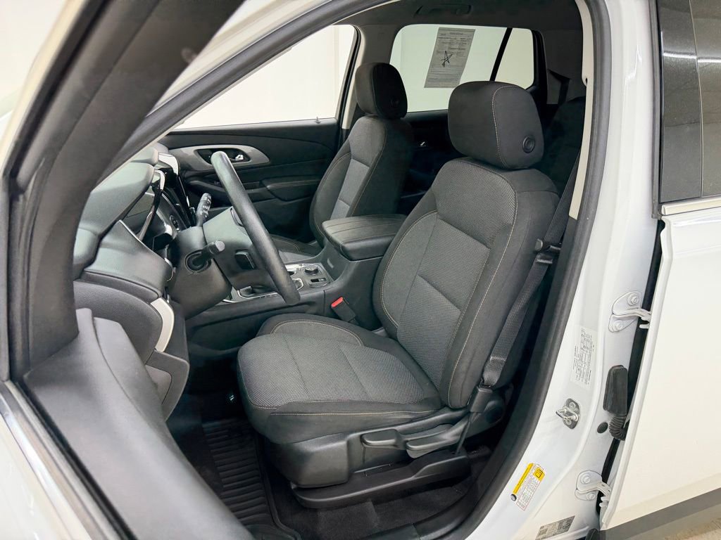 Used 2018 Chevrolet Traverse LS image 23