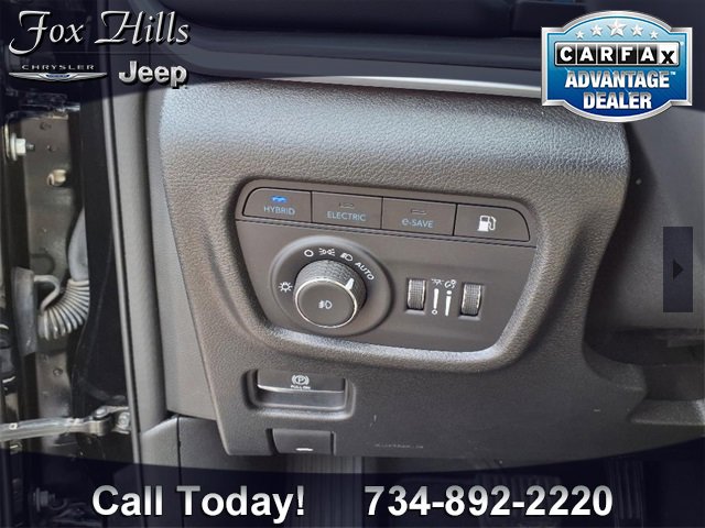 Used 2022 Jeep Grand Cherokee Limited 4xe image 17
