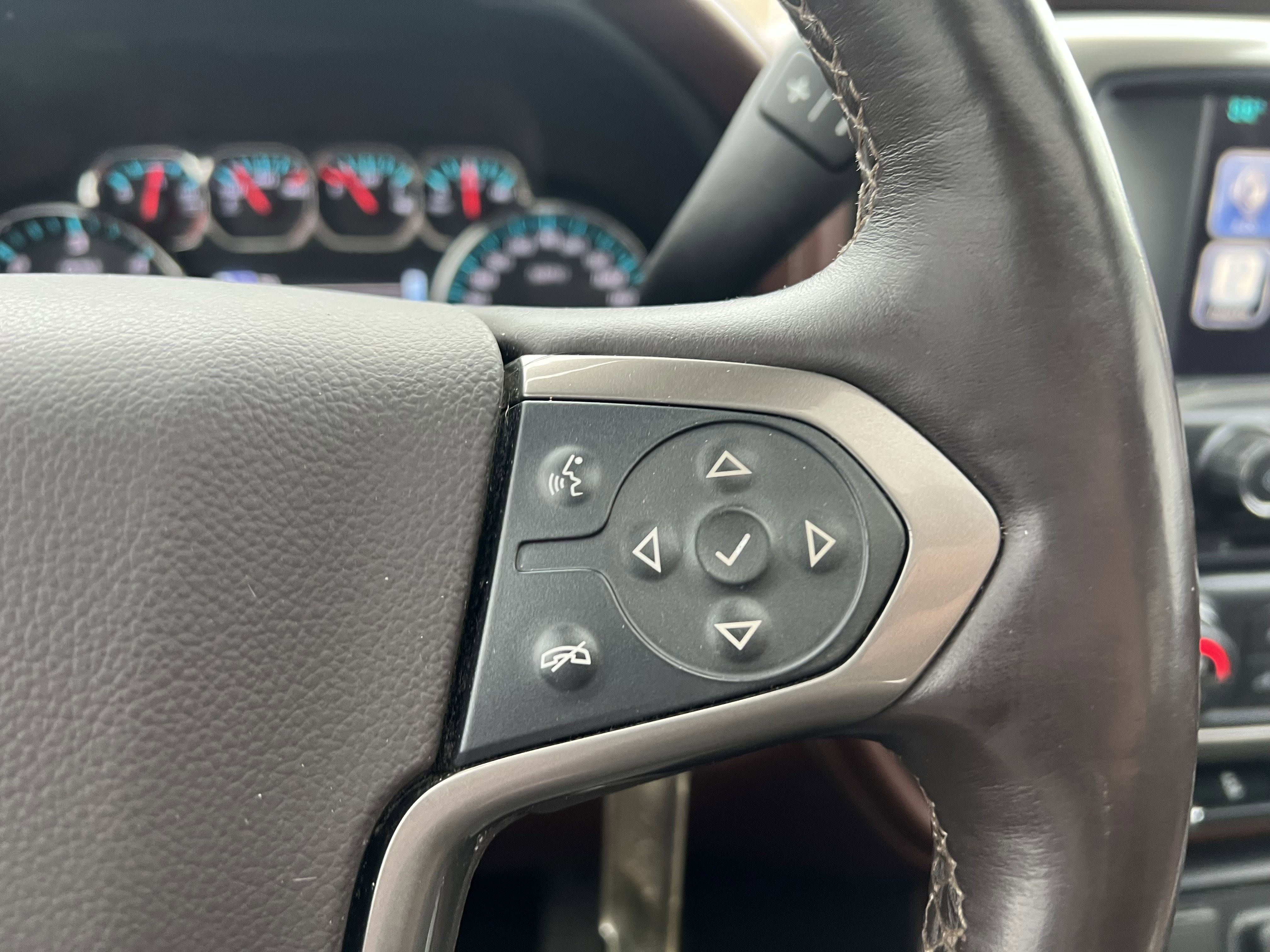 Used 2015 Chevrolet Silverado 1500 High Country w/ High Country Premium Package image 19