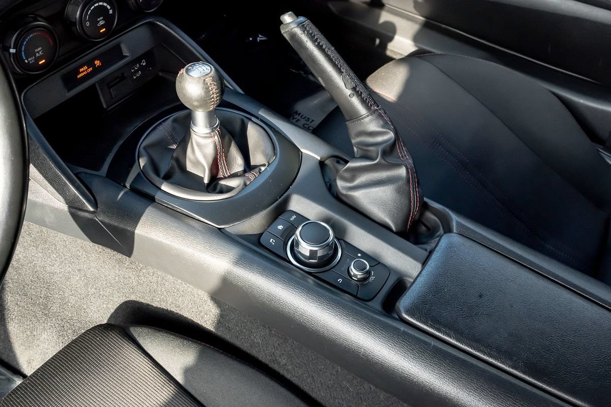 Used 2016 MAZDA MX-5 Miata Club RWD image 19