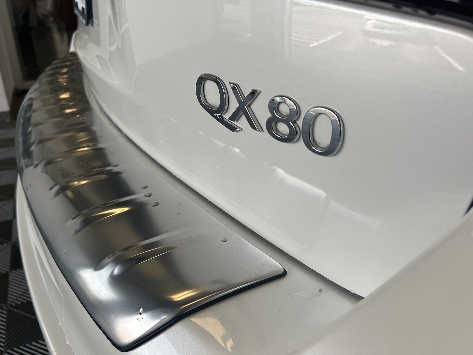 Used 2023 INFINITI QX80 Premium Select w/ Cargo Package AWD/4WD image 7