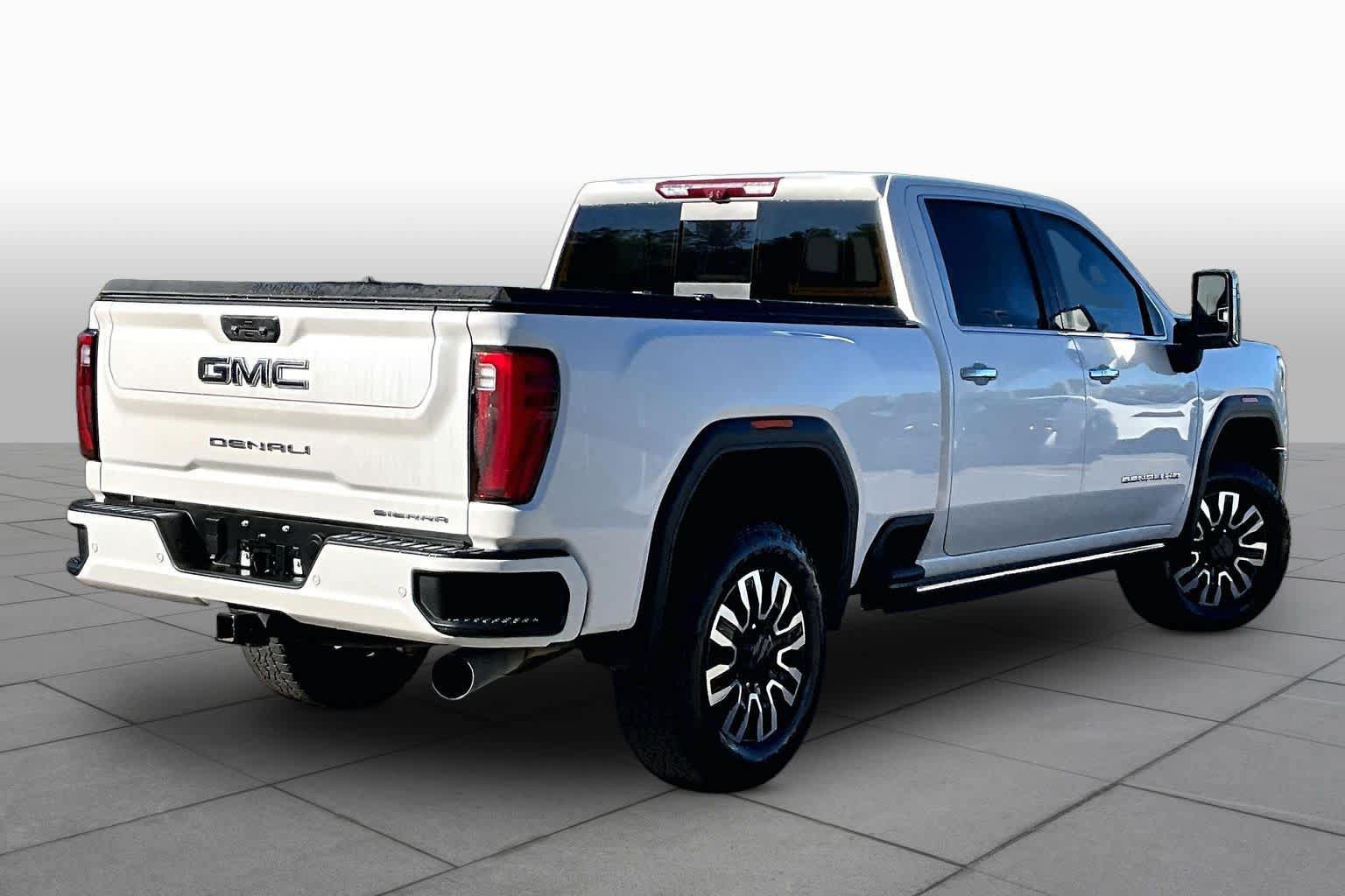 Used 2025 GMC Sierra 2500 Denali Ultimate w/ Max Trailering Package AWD/4WD image 12