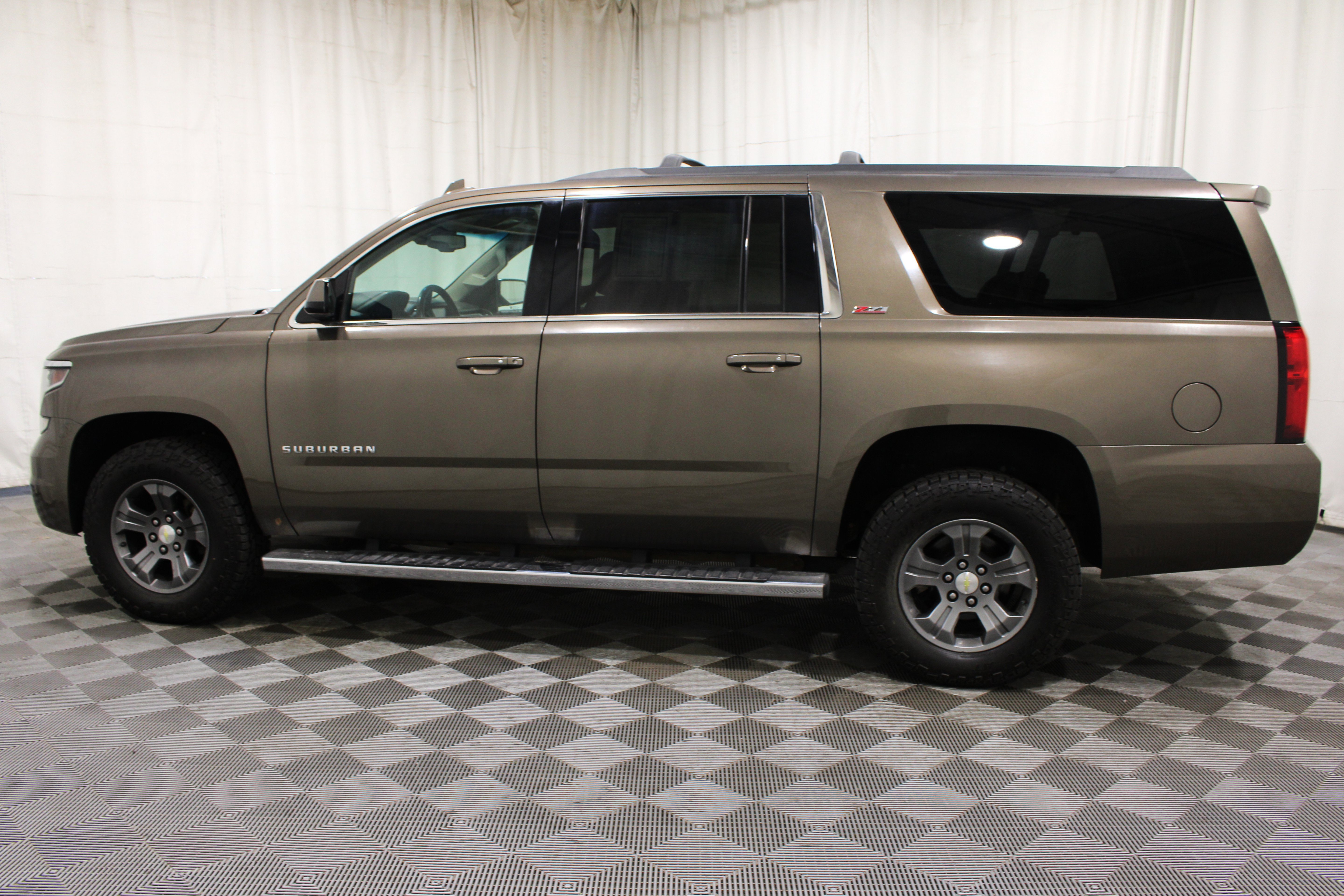 Used 2015 Chevrolet Suburban LT AWD/4WD image 35