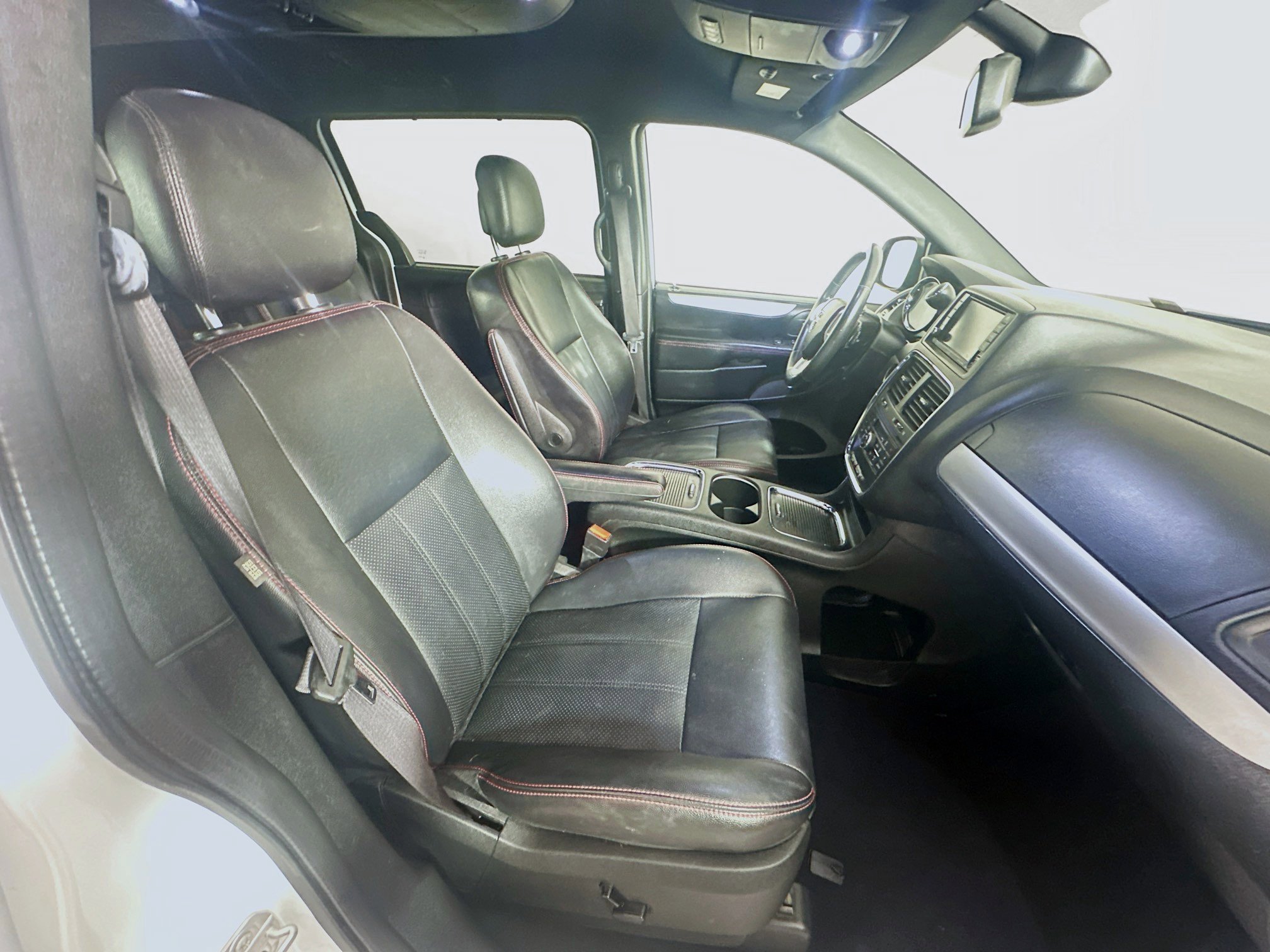 Used 2019 Dodge Grand Caravan GT image 28