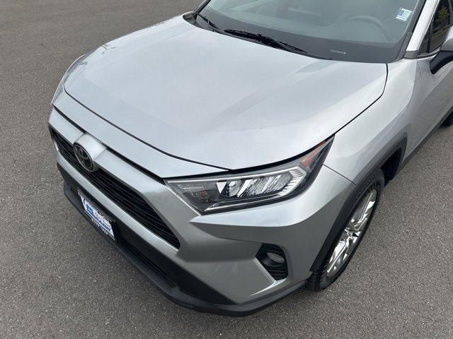 Used 2021 Toyota RAV4 XLE Premium image 4