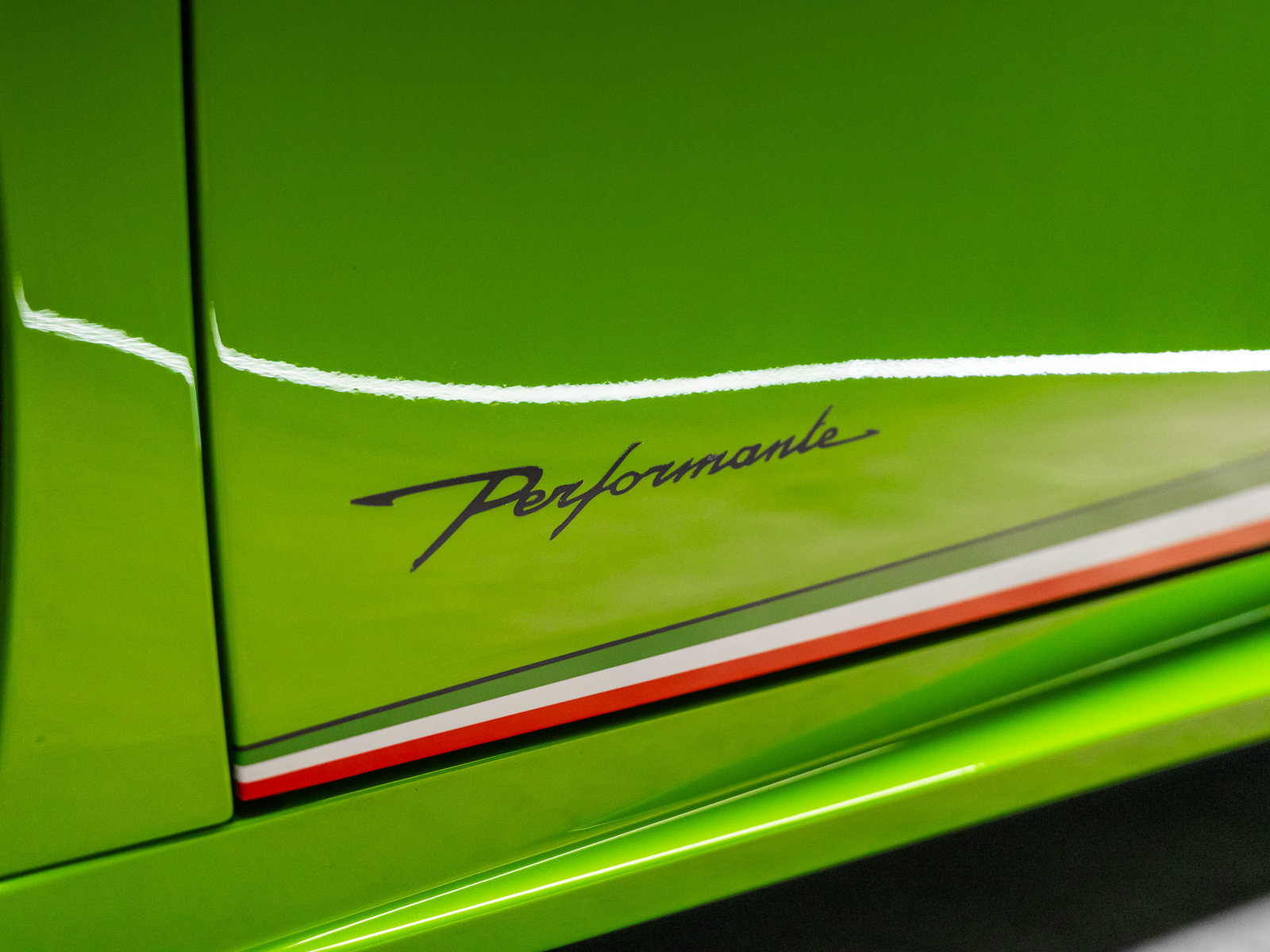 Used 2018 Lamborghini Huracan Performante AWD/4WD image 27