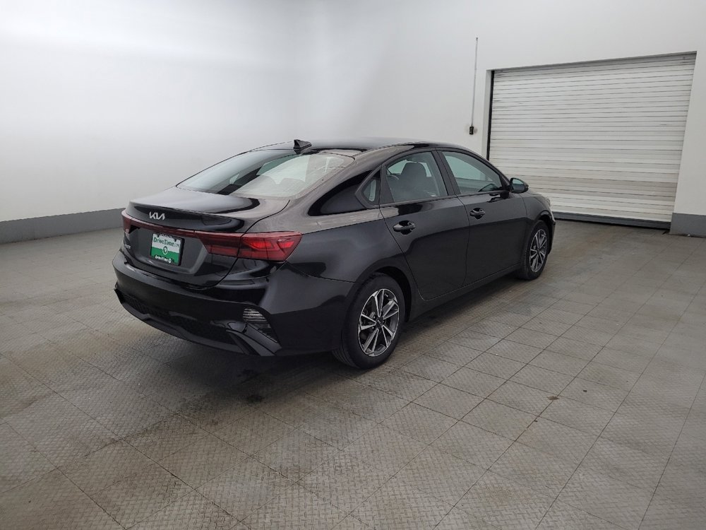 Used 2023 Kia Forte LXS w/ LXS Technology Package FWD image 9