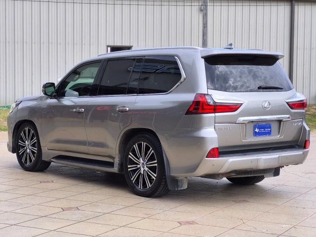 Used 2020 Lexus LX 570 4WD w/ Luxury Package image 4