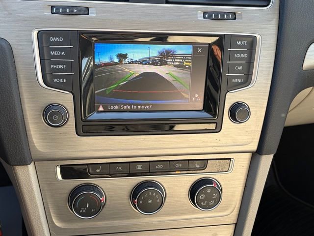 Used 2015 Volkswagen Golf TDI SE image 3