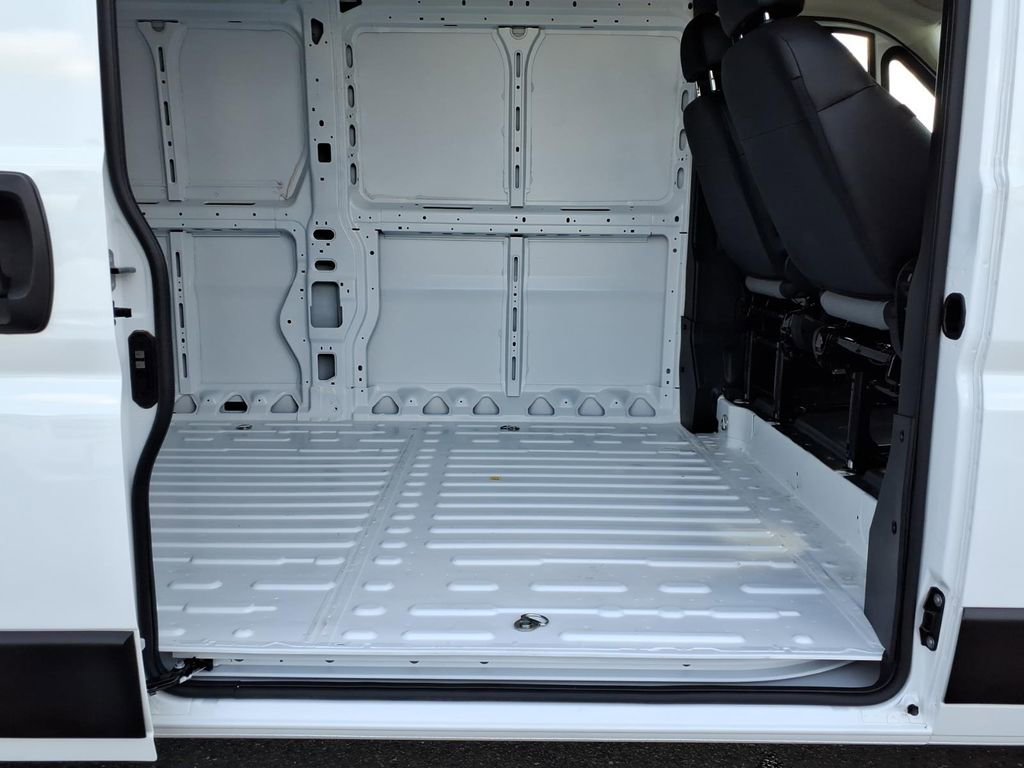 Used 2025 RAM ProMaster 3500 w/ Convenience Group FWD image 13
