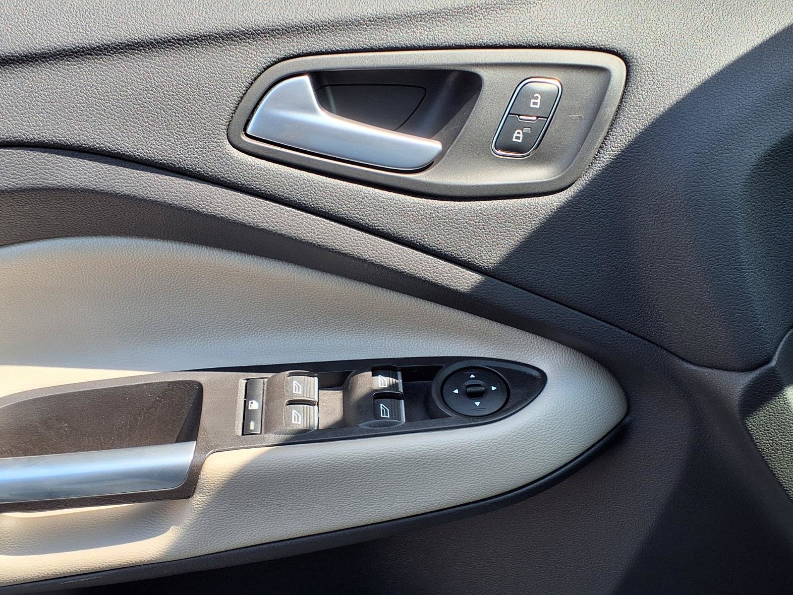Used 2019 Ford Escape SEL FWD image 18