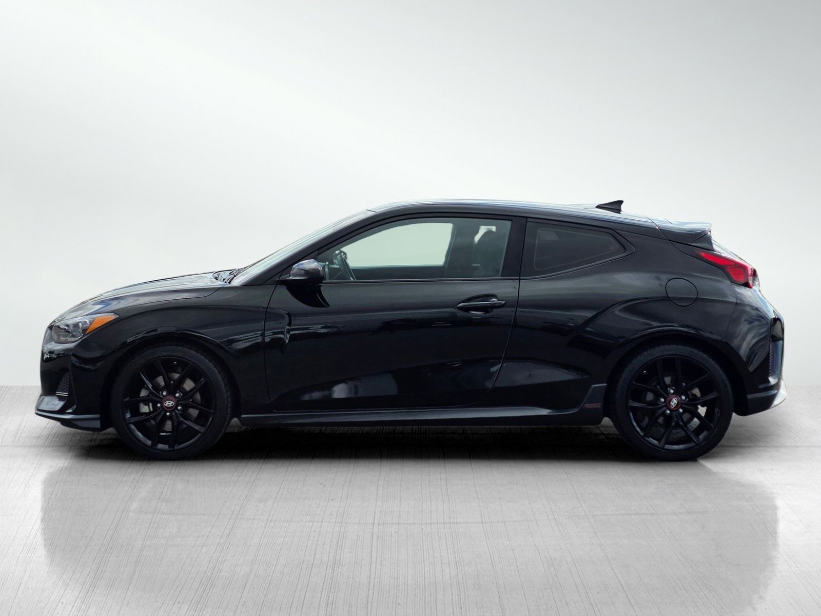 Used 2019 Hyundai Veloster Turbo R-Spec image 4