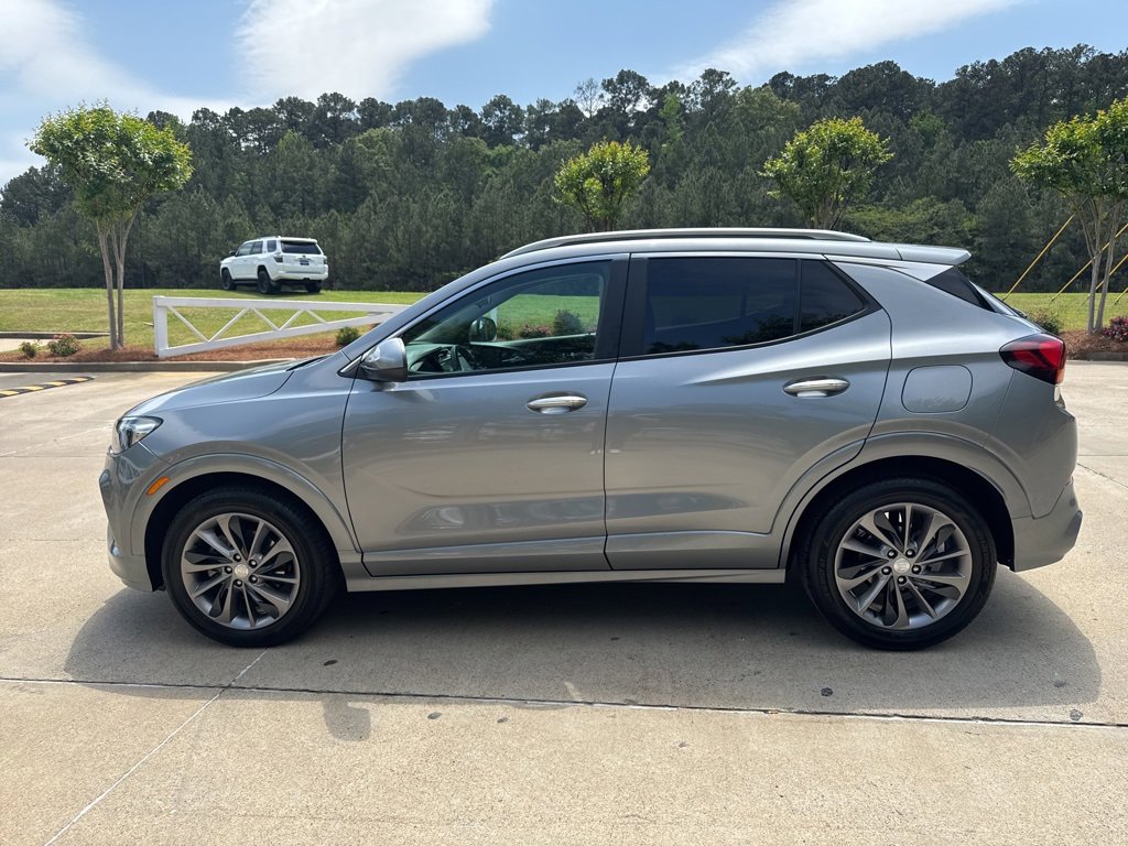 Used 2023 Buick Encore GX Select w/ Sport Touring Package image 12