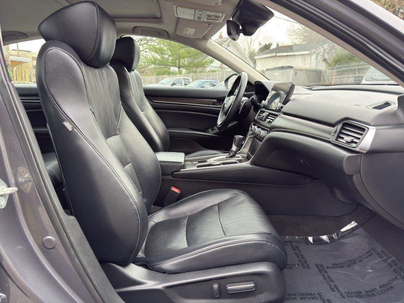 Used 2018 Honda Accord Touring image 32