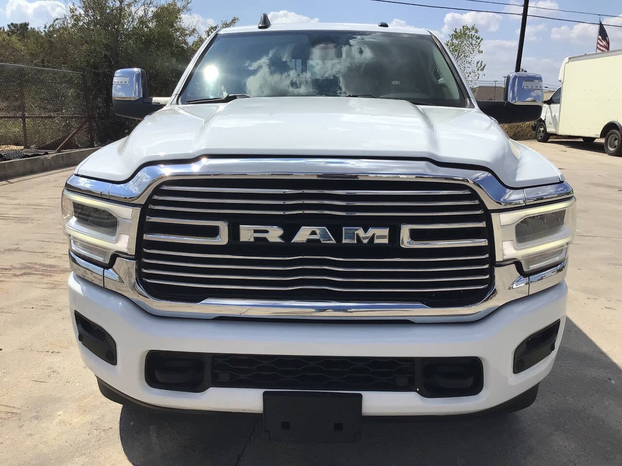 Used 2023 RAM 2500 Laramie AWD/4WD image 5