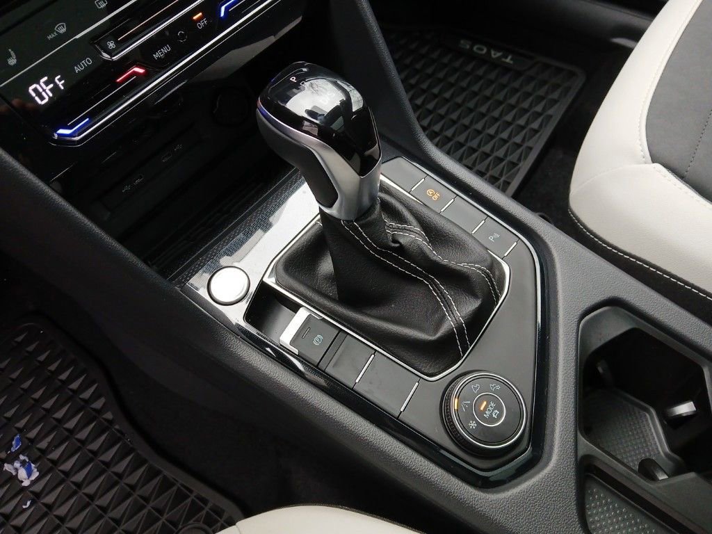 New 2025 Volkswagen Taos SE image 23