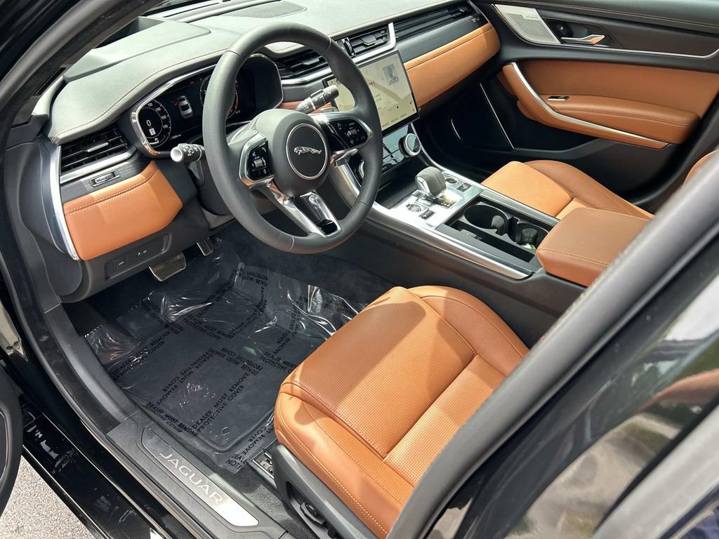 Used 2024 Jaguar XF R-Dynamic SE AWD/4WD image 14