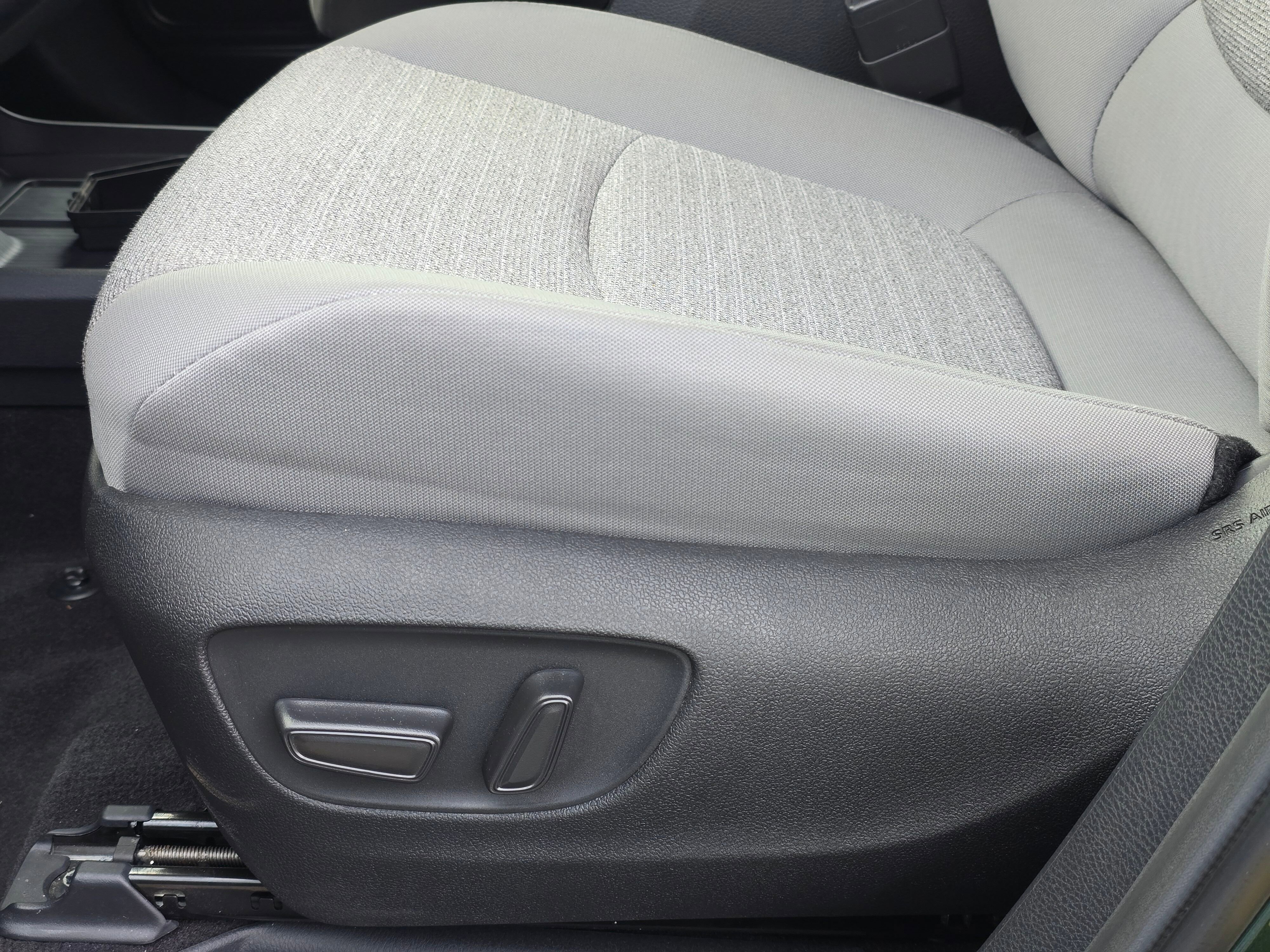 Used 2025 Toyota Sienna LE FWD image 25