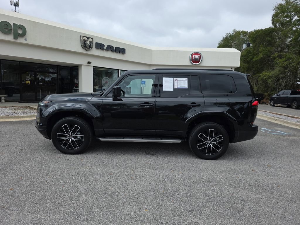 Used 2025 Lexus GX 550 w/ Accessory Package (Z1) image 8