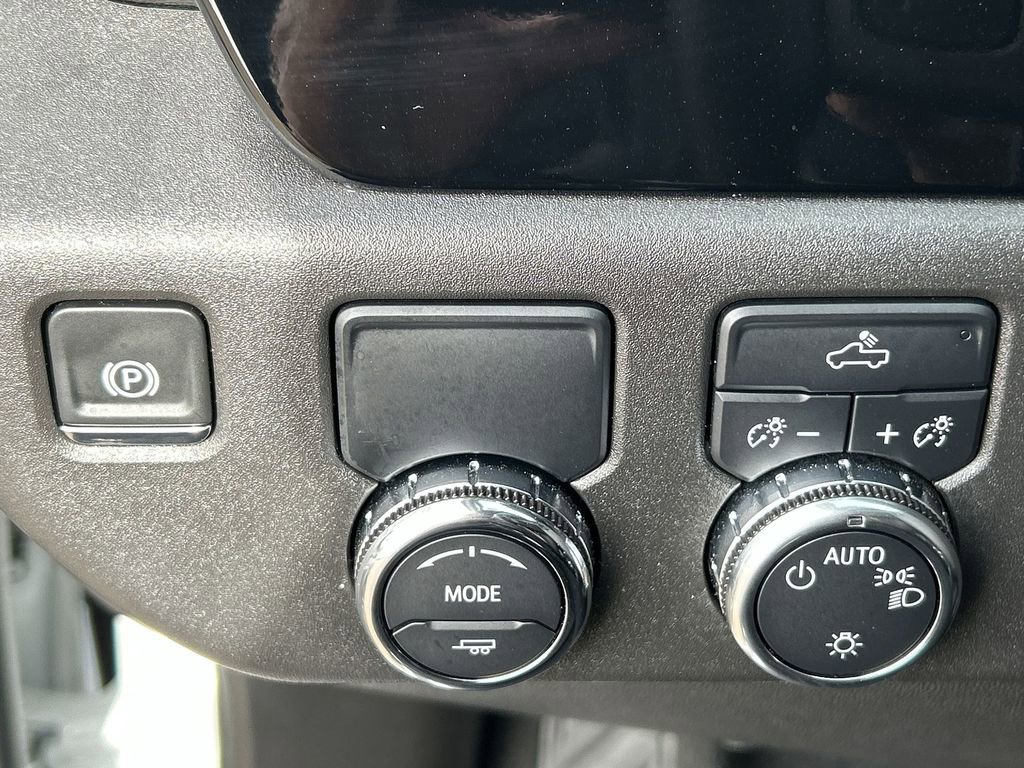 Used 2025 GMC Sierra 1500 SLE image 18