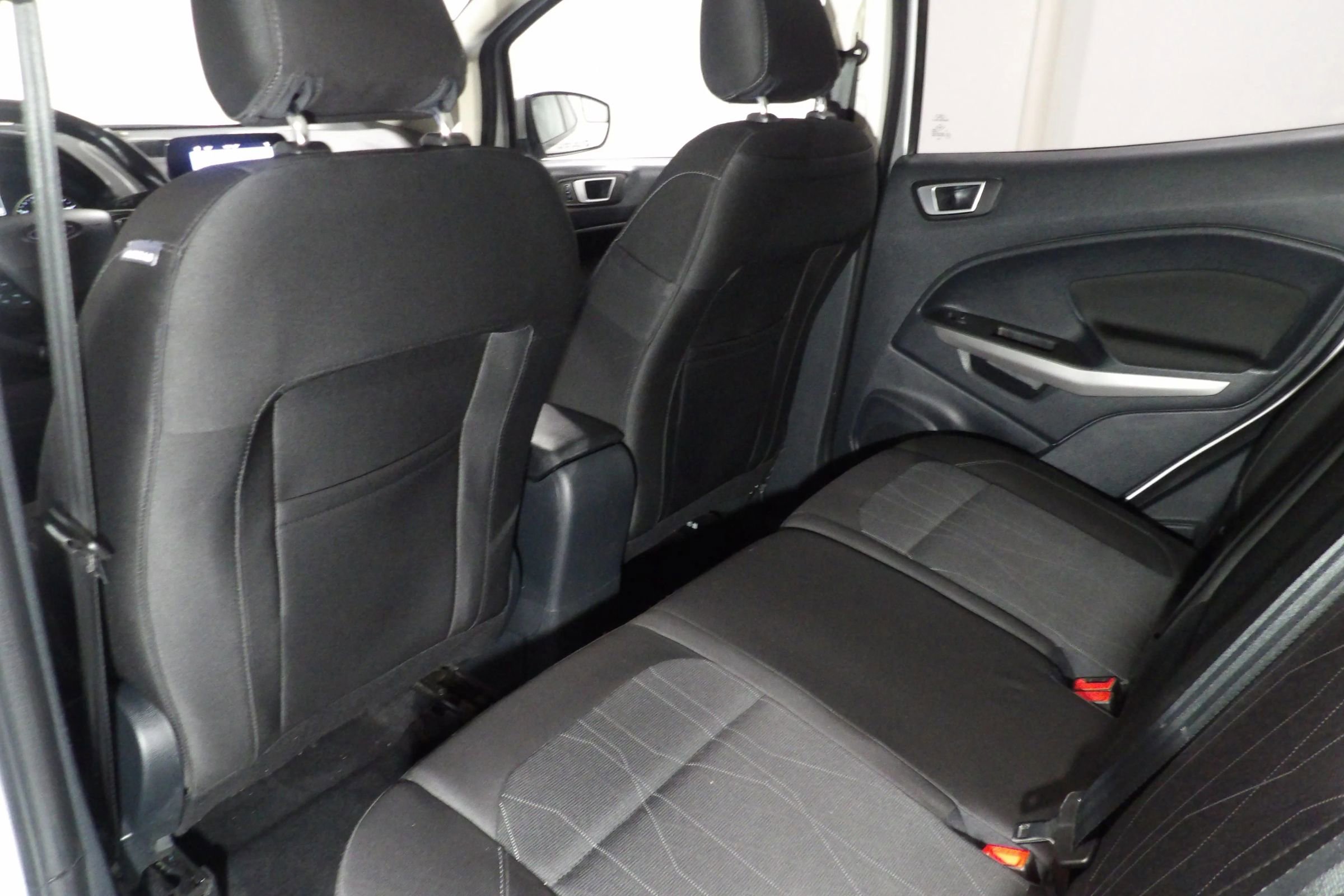 Used 2018 Ford EcoSport SE image 12