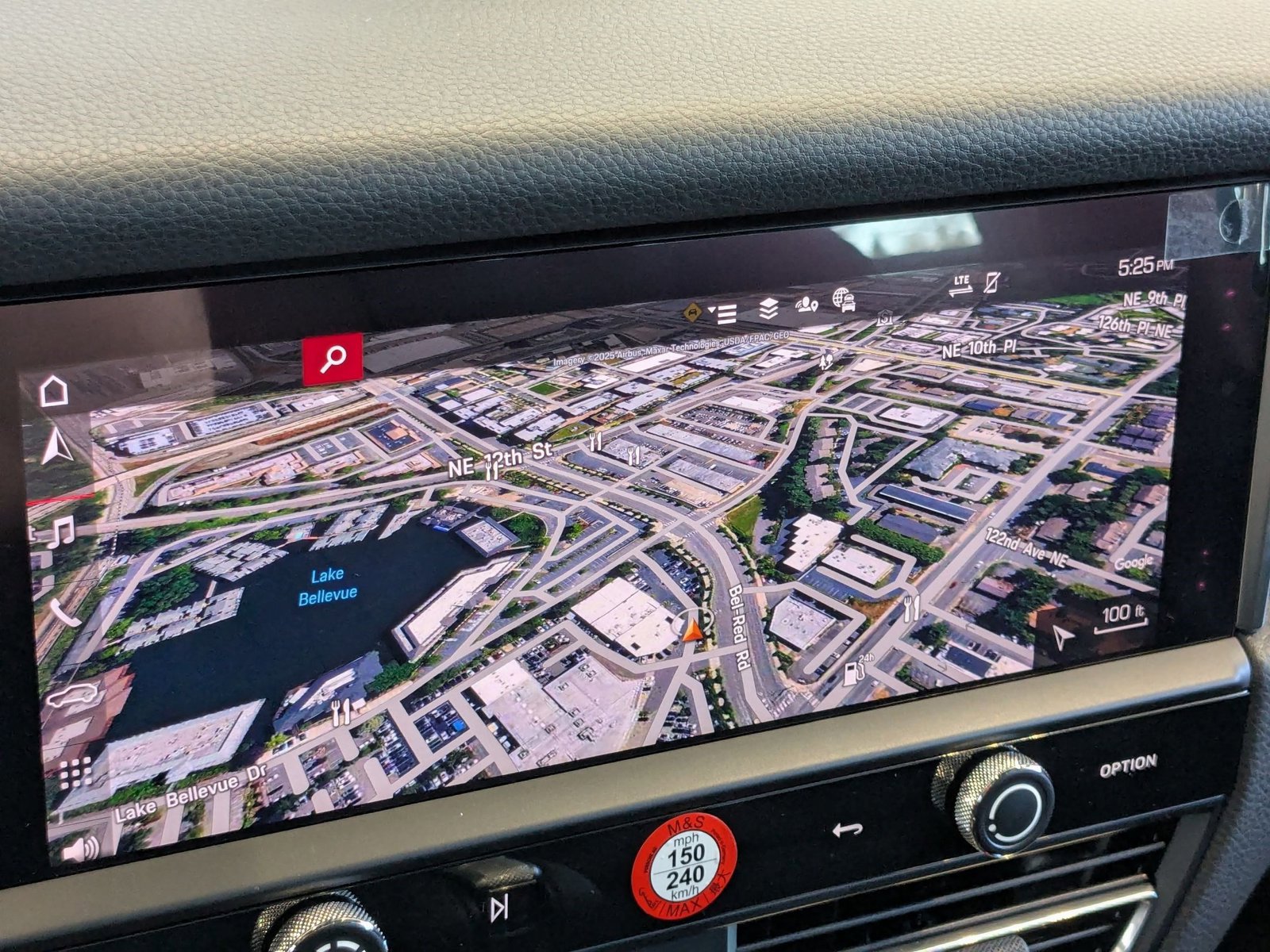 Certified 2025 Porsche Macan image 18