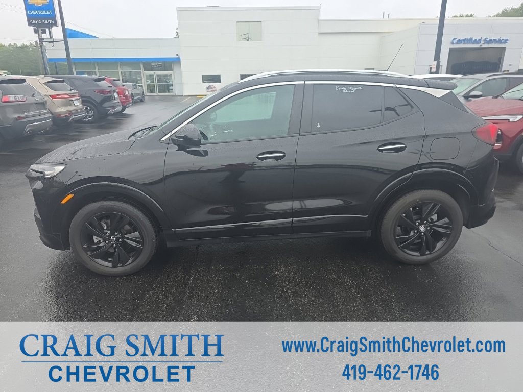 Used 2024 Buick Encore GX Sport Touring FWD image 2