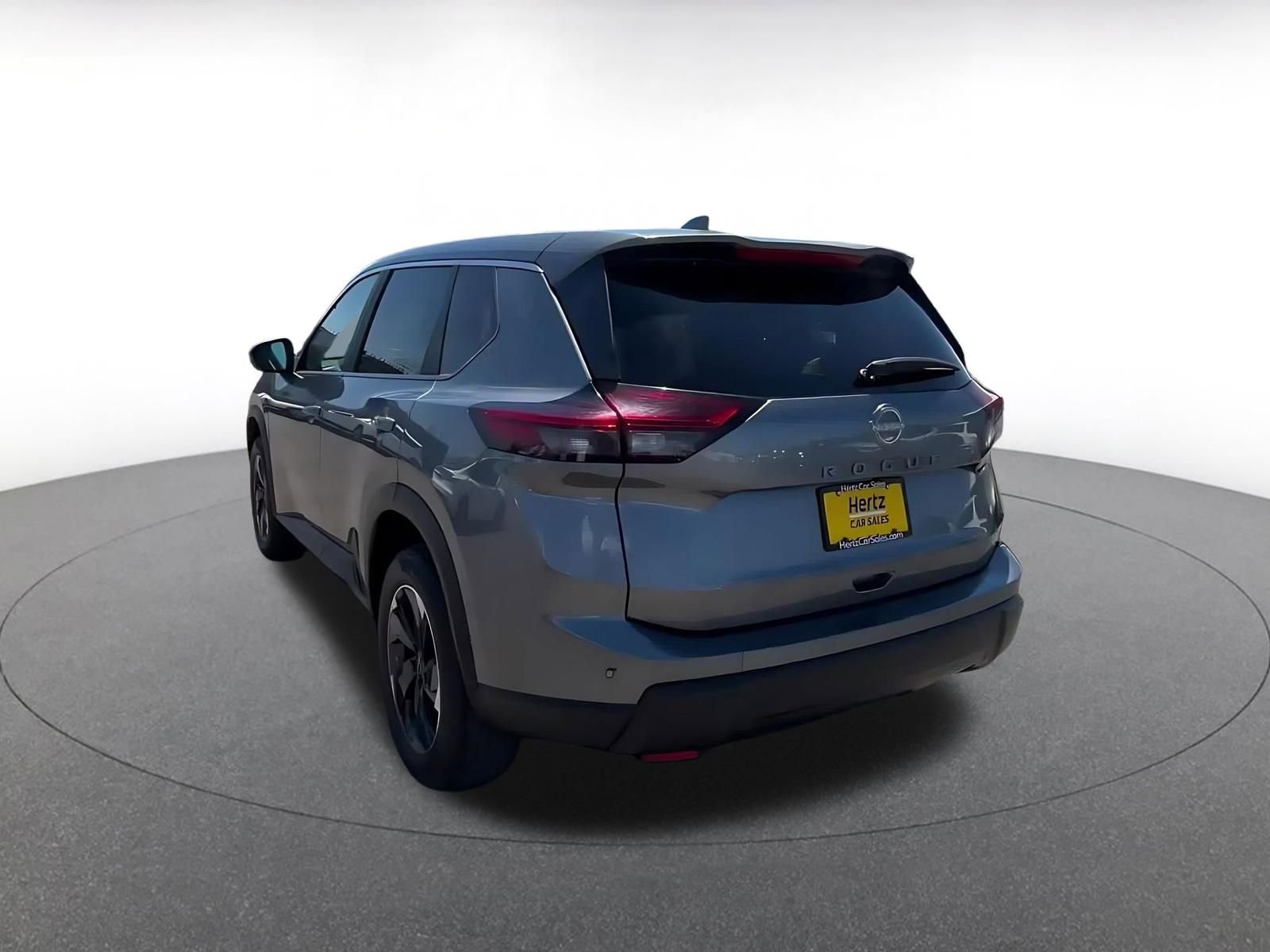 Used 2025 Nissan Rogue SV FWD image 11